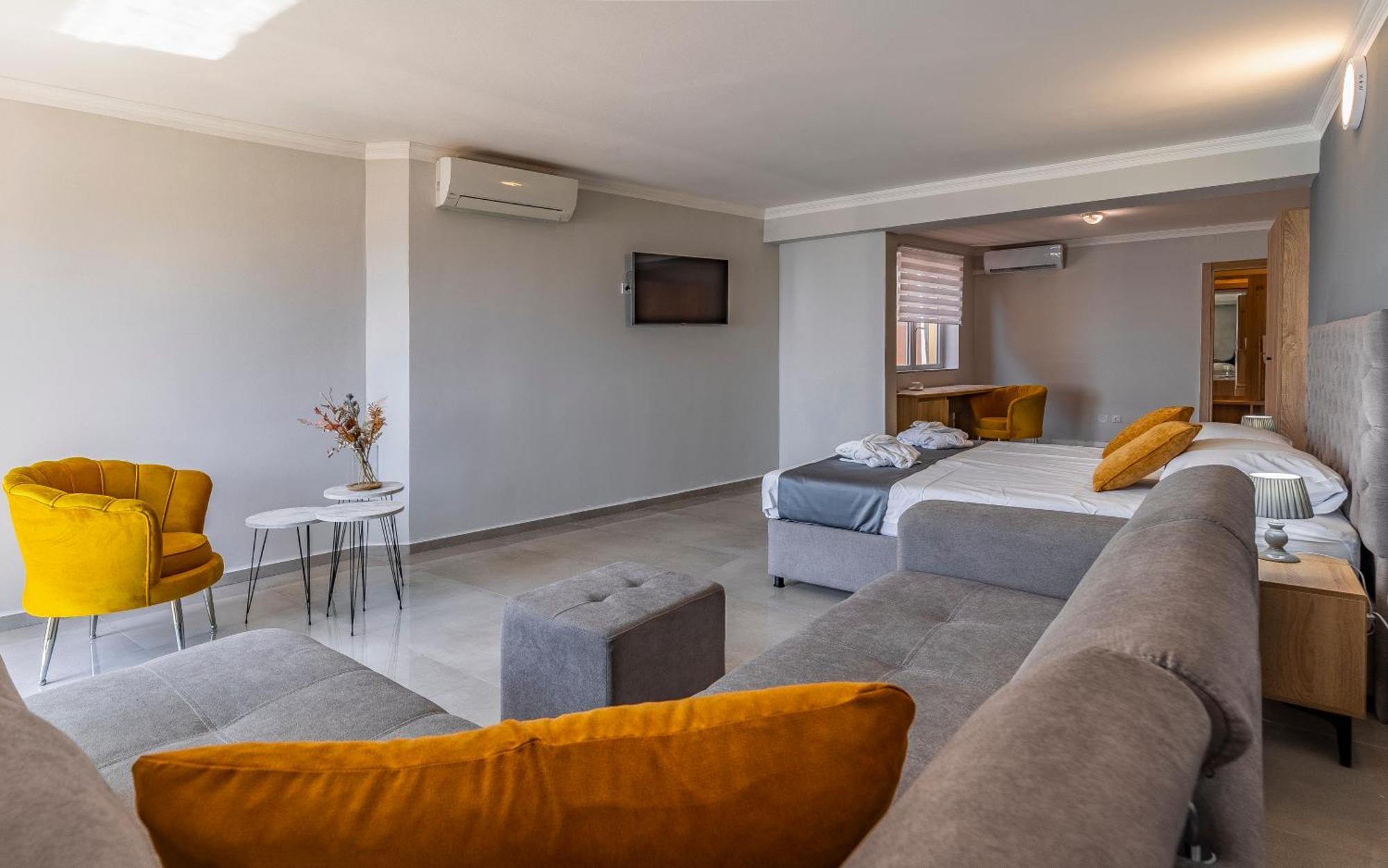 מדולין Hotel Koral מראה חיצוני תמונה