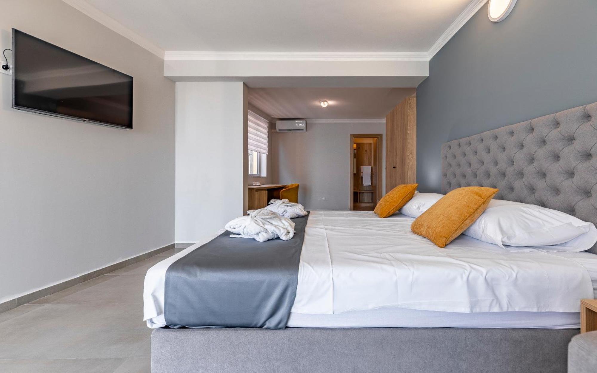 מדולין Hotel Koral מראה חיצוני תמונה