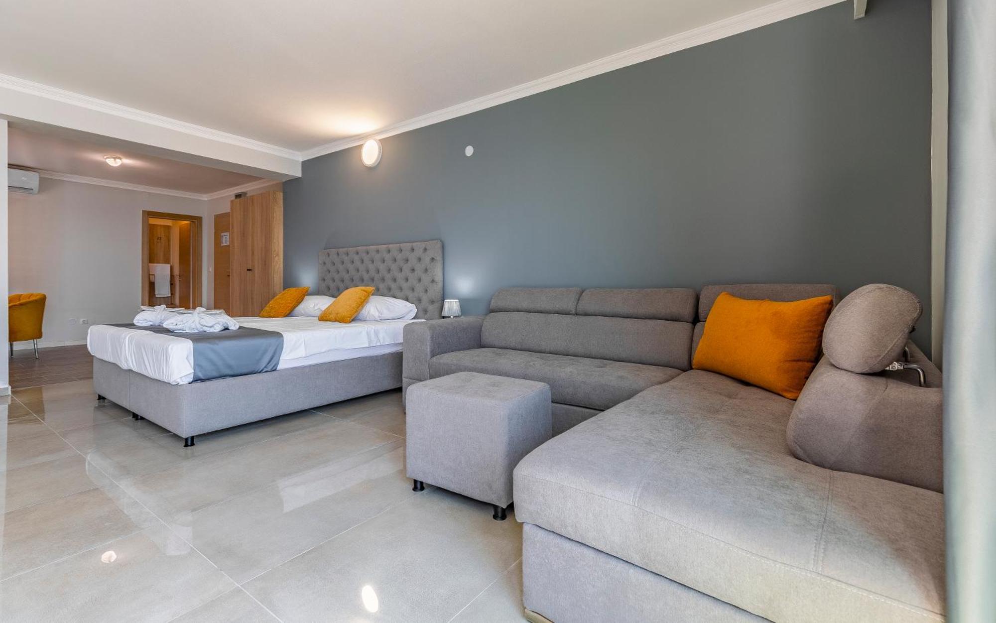 מדולין Hotel Koral מראה חיצוני תמונה