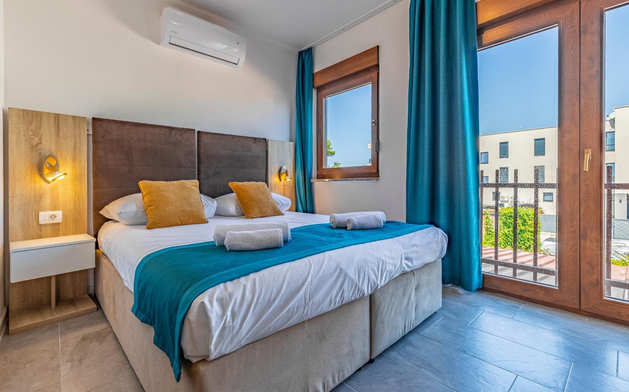 מדולין Hotel Koral מראה חיצוני תמונה