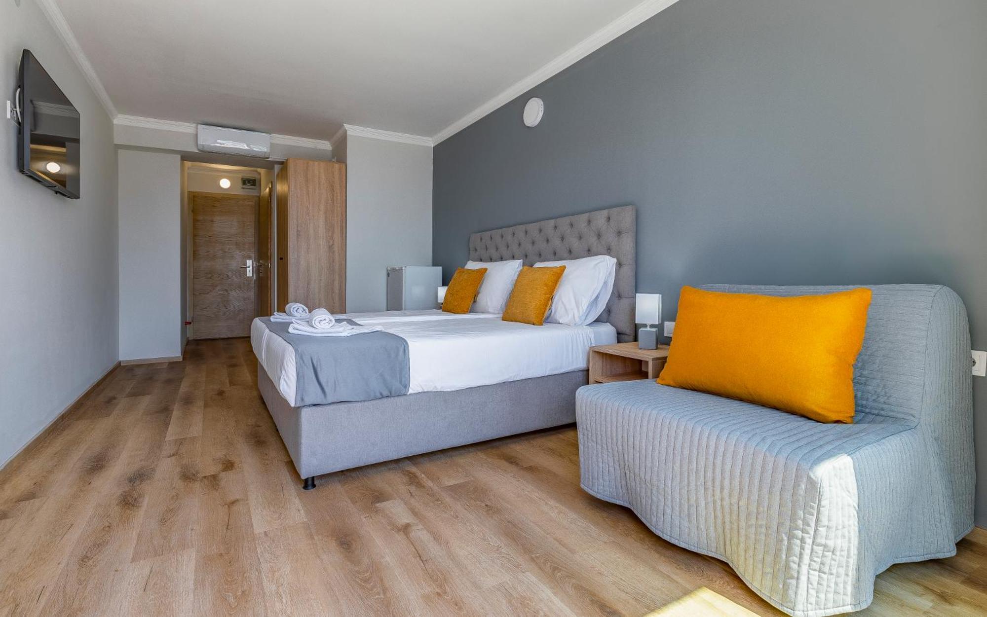 מדולין Hotel Koral מראה חיצוני תמונה