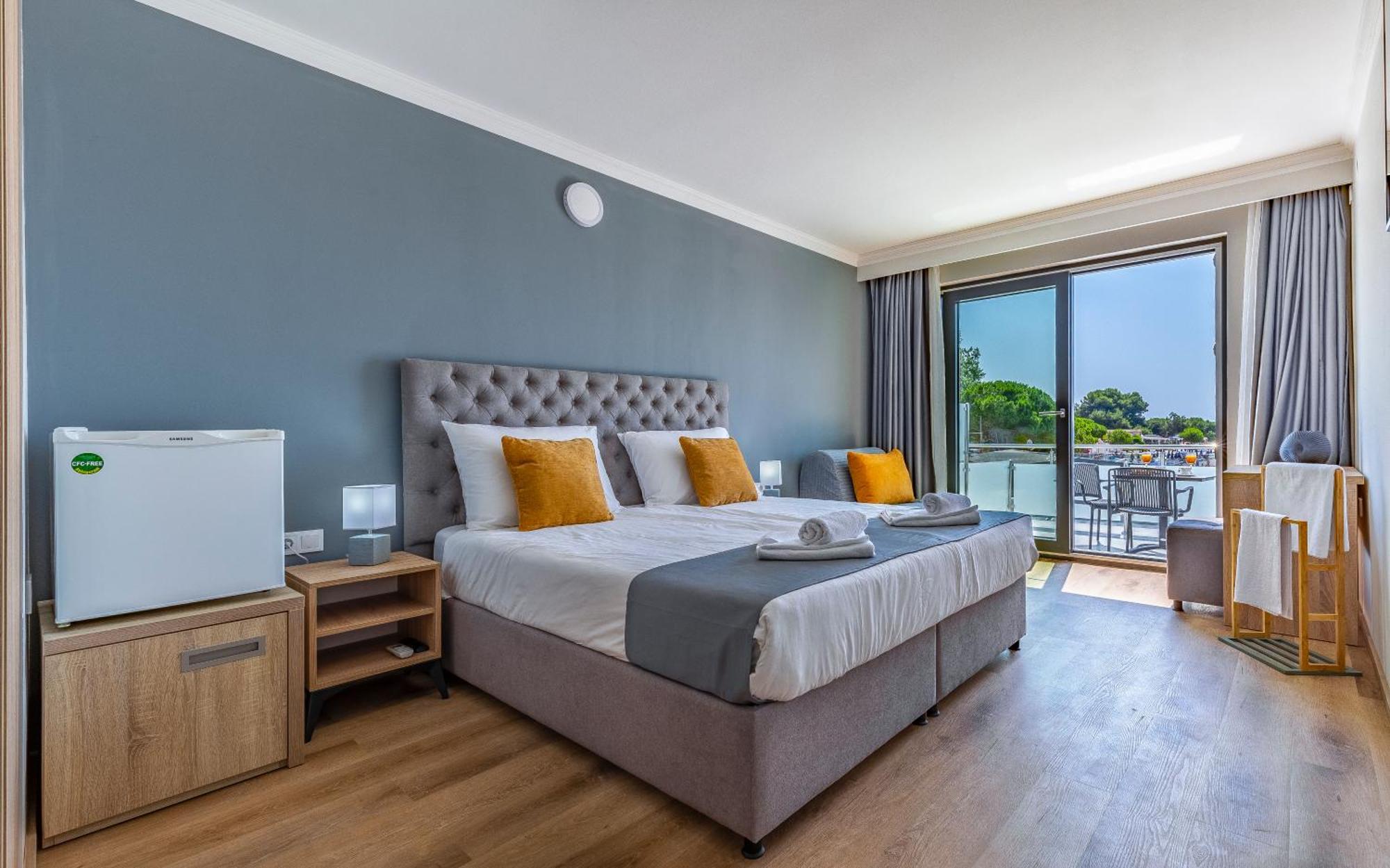 מדולין Hotel Koral מראה חיצוני תמונה