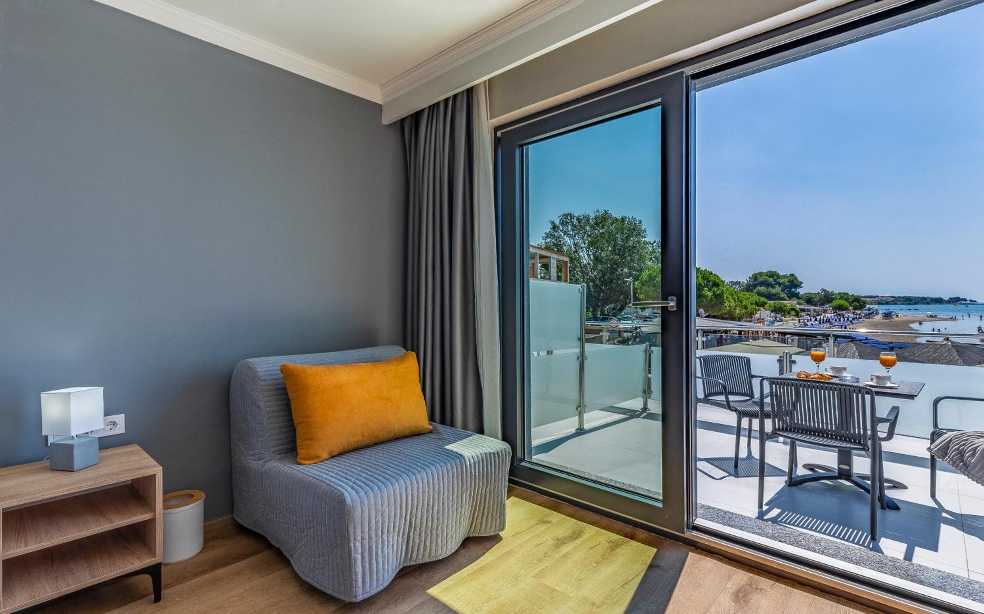 מדולין Hotel Koral מראה חיצוני תמונה