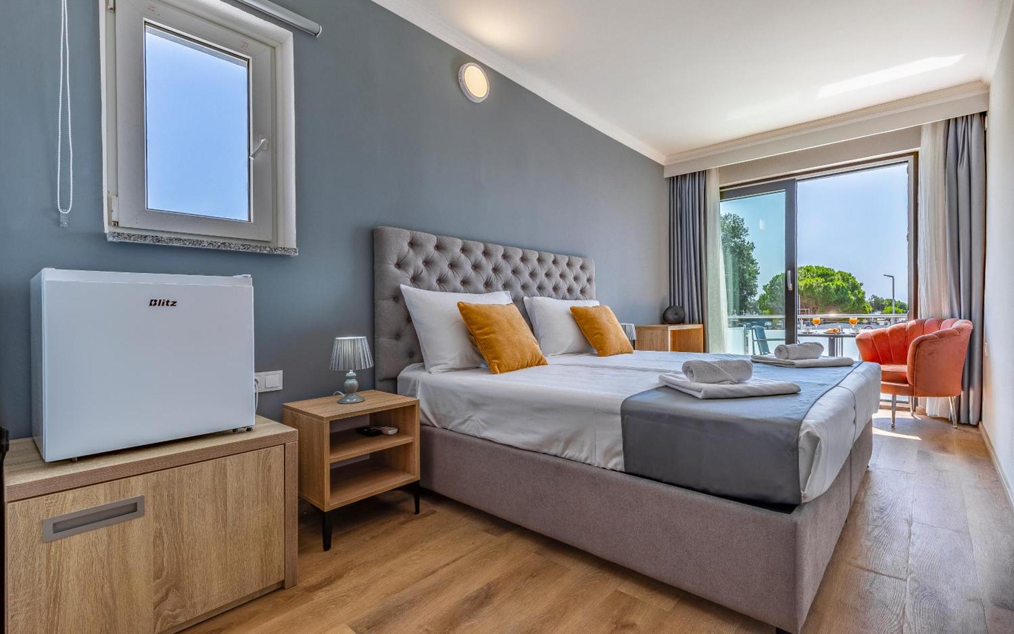 מדולין Hotel Koral מראה חיצוני תמונה