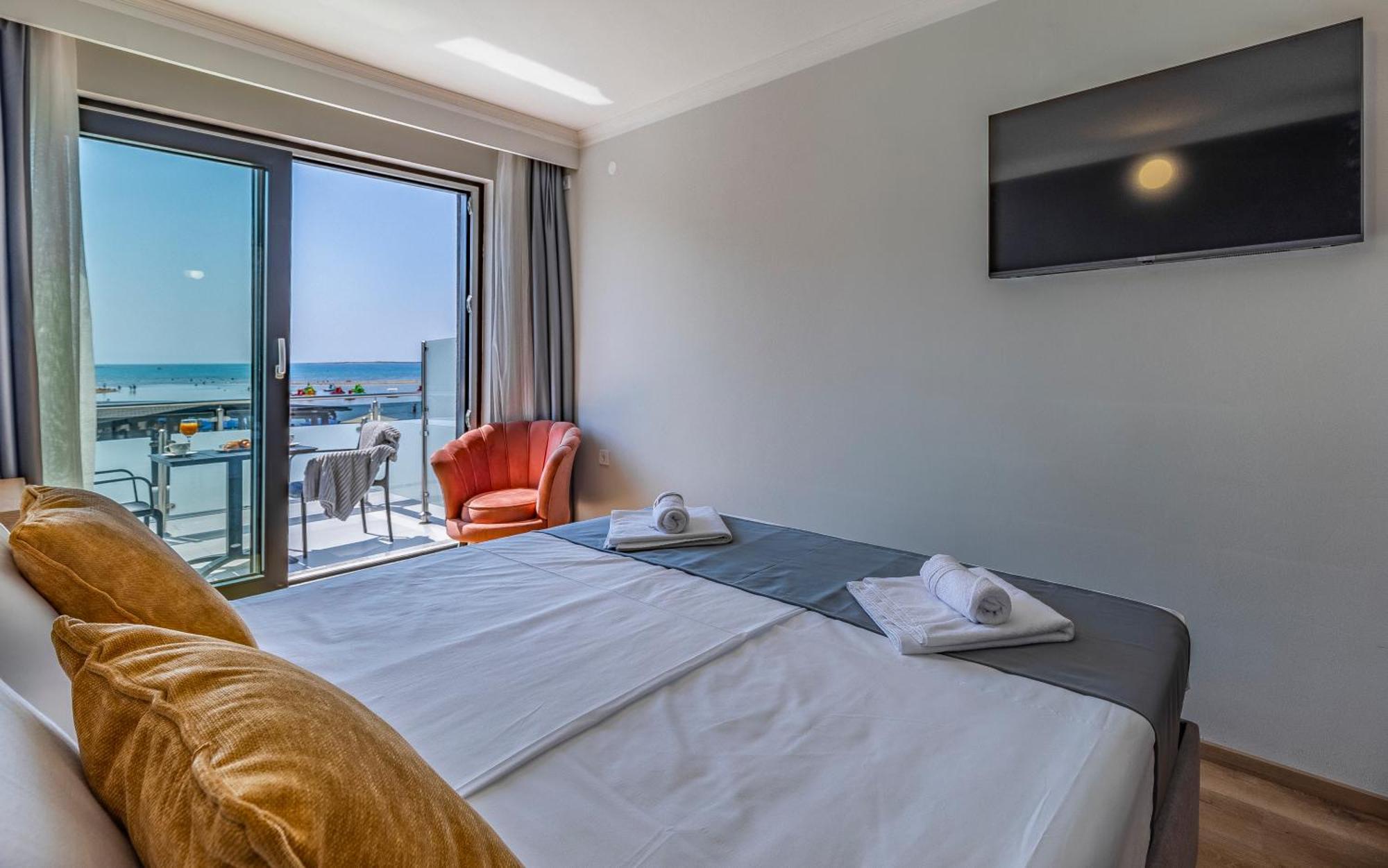 מדולין Hotel Koral מראה חיצוני תמונה