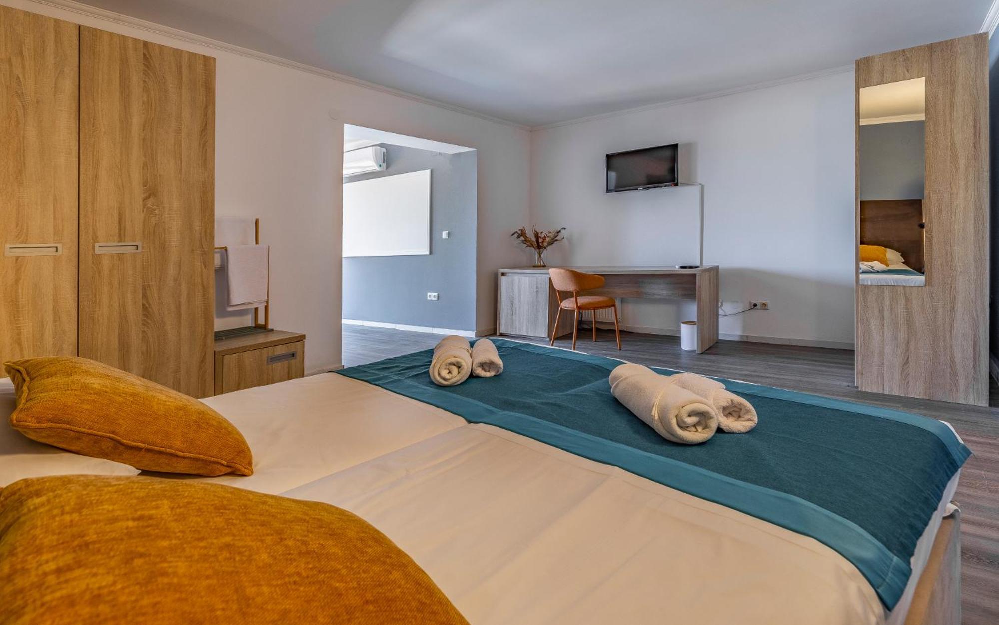 מדולין Hotel Koral מראה חיצוני תמונה