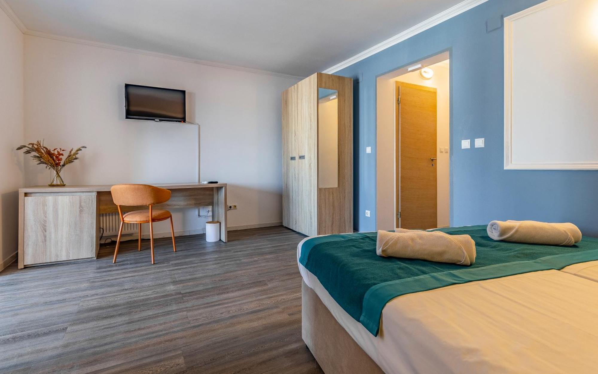 מדולין Hotel Koral מראה חיצוני תמונה