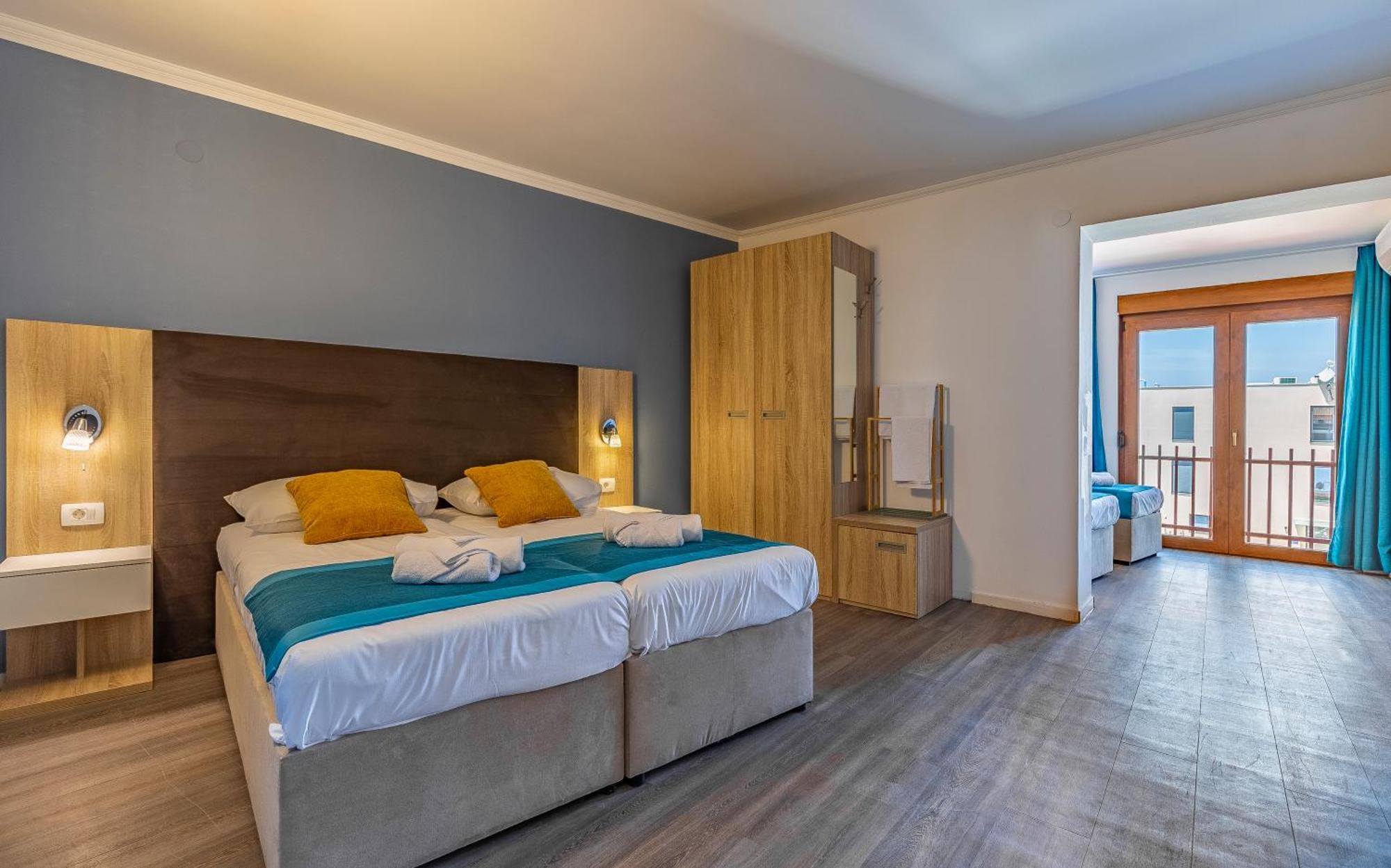 מדולין Hotel Koral מראה חיצוני תמונה