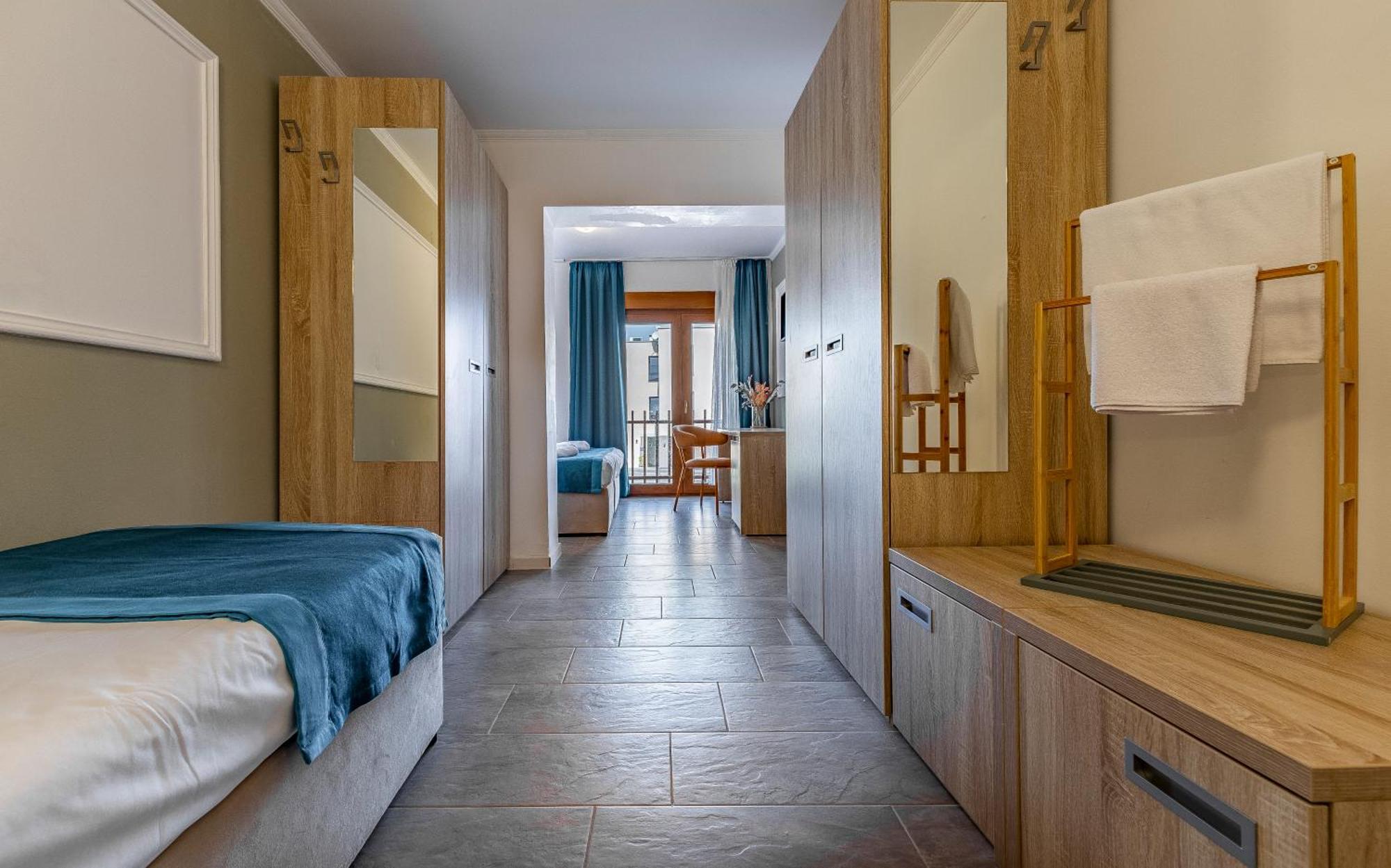 מדולין Hotel Koral מראה חיצוני תמונה